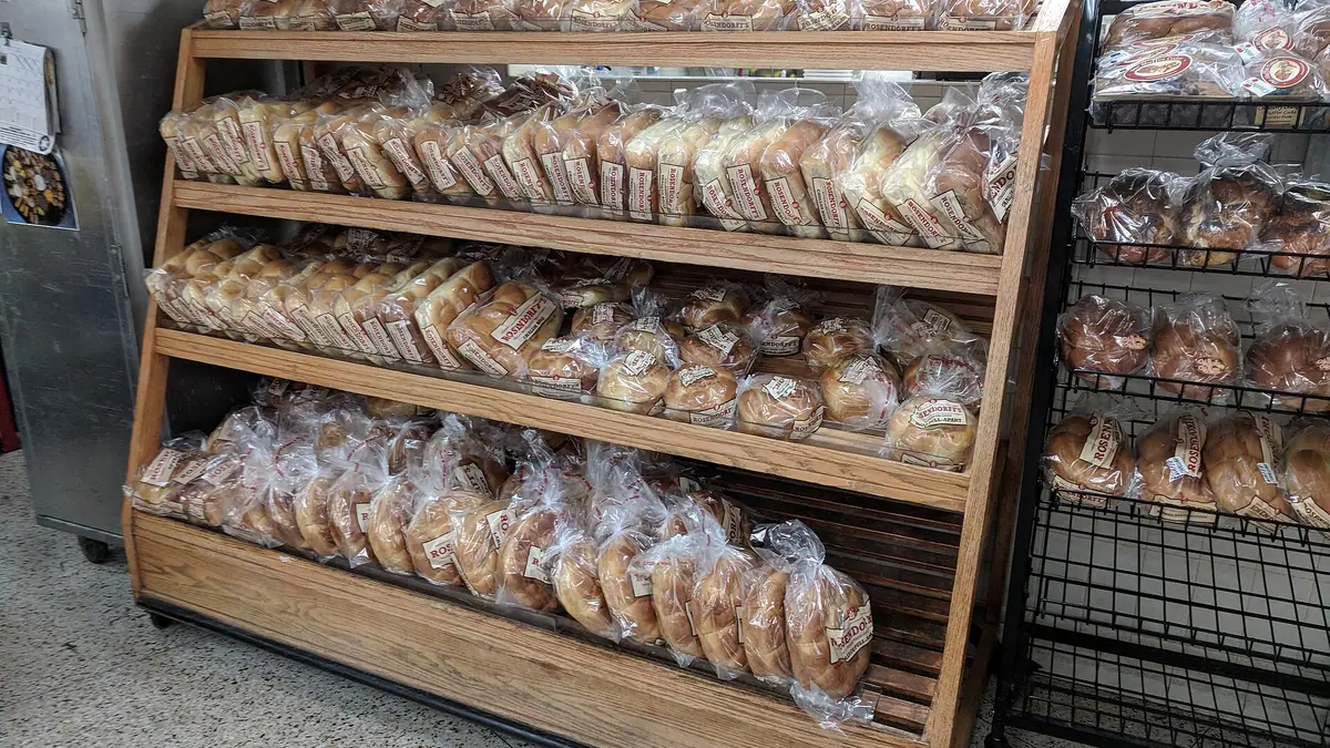 Hethertons Bakery – bakery in Newbury town centre